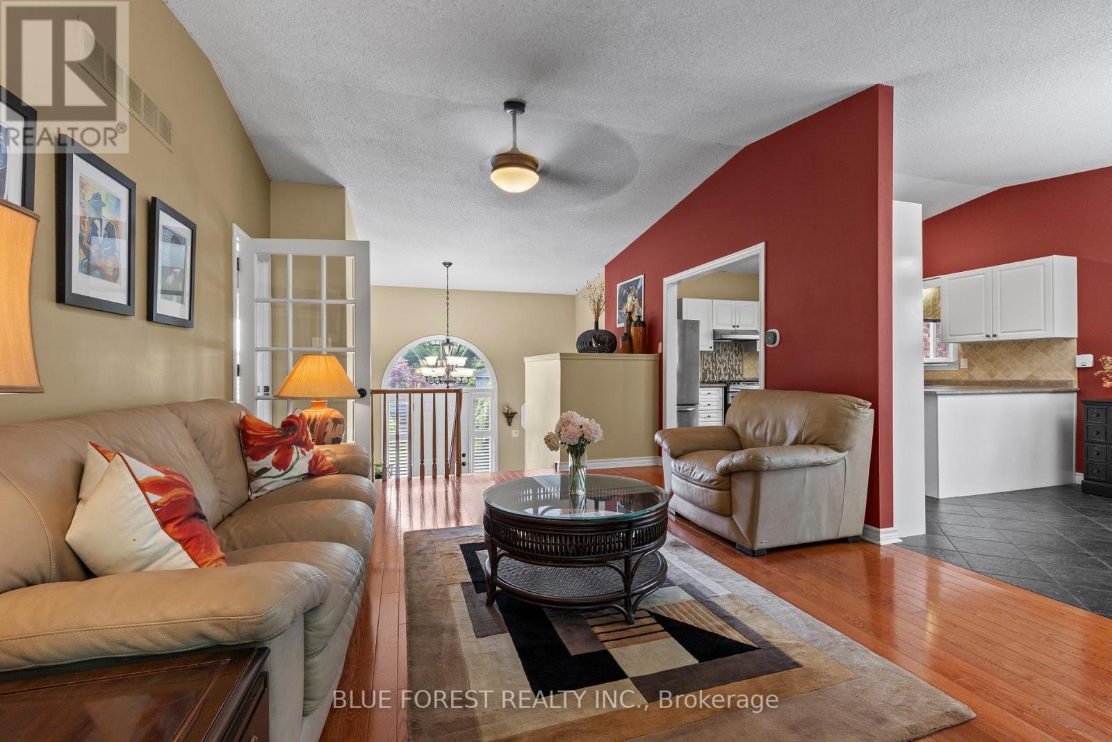 29 Village Gate Crescent, Thames Centre, Ontario  N0L 1G3 - Photo 9 - X13434432
