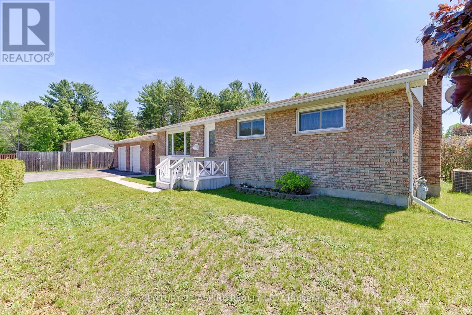 17 Maple Avenue, Petawawa, Ontario  K8H 2Y4 - Photo 40 - X13434354