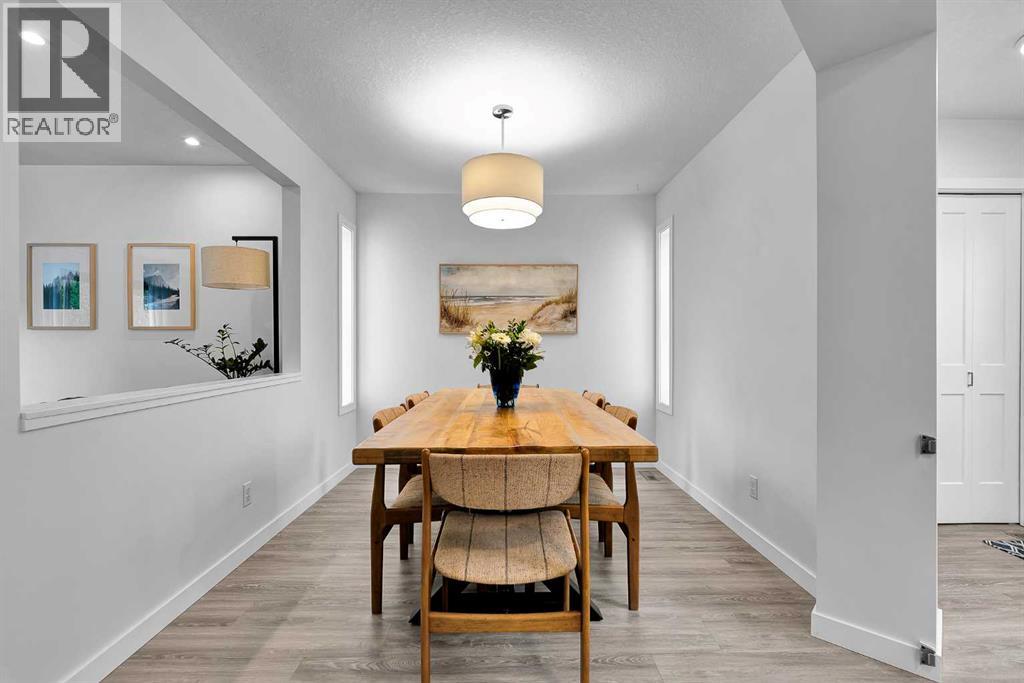 272 Douglas Glen Boulevard SE, Calgary, Alberta  T2Z 3M8 - Photo 3 - A2317510