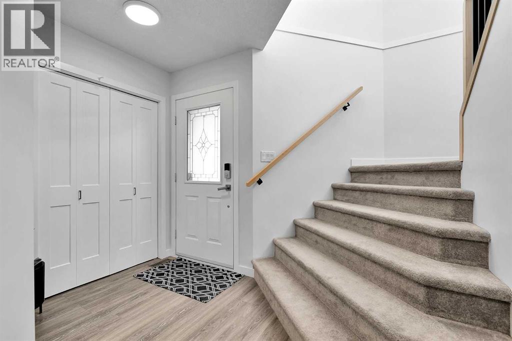 272 Douglas Glen Boulevard SE, Calgary, Alberta  T2Z 3M8 - Photo 2 - A2317510