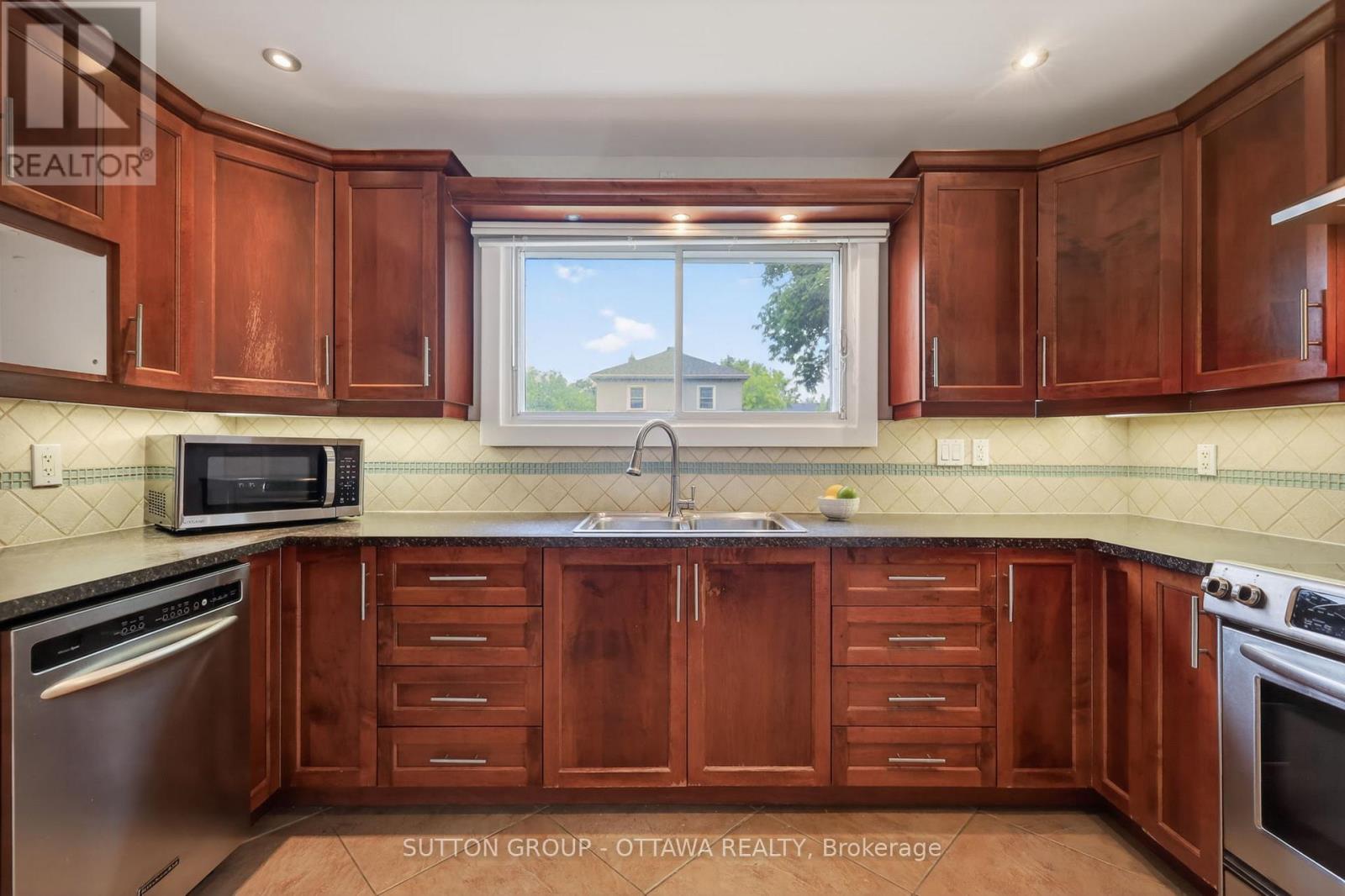 93 Ontario Street, Ottawa, Ontario  K1K 1K8 - Photo 5 - X13431526