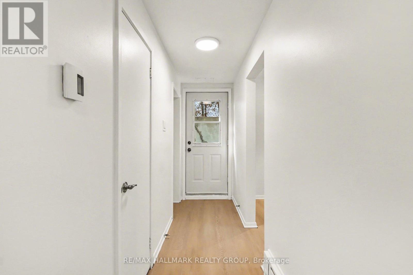 2 - 303 Lavergne Street, Ottawa, Ontario K1L 5E2 - Photo 3 - X13434494