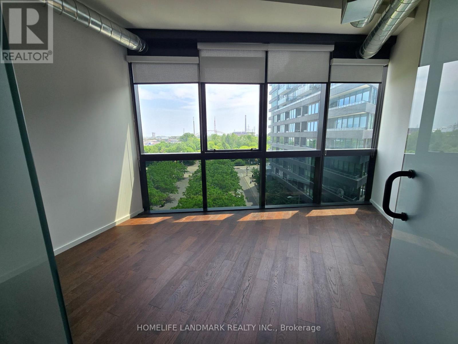 #618 - 21 Lawren Harris Square, Toronto, Ontario  M5A 0T4 - Photo 5 - C12885536