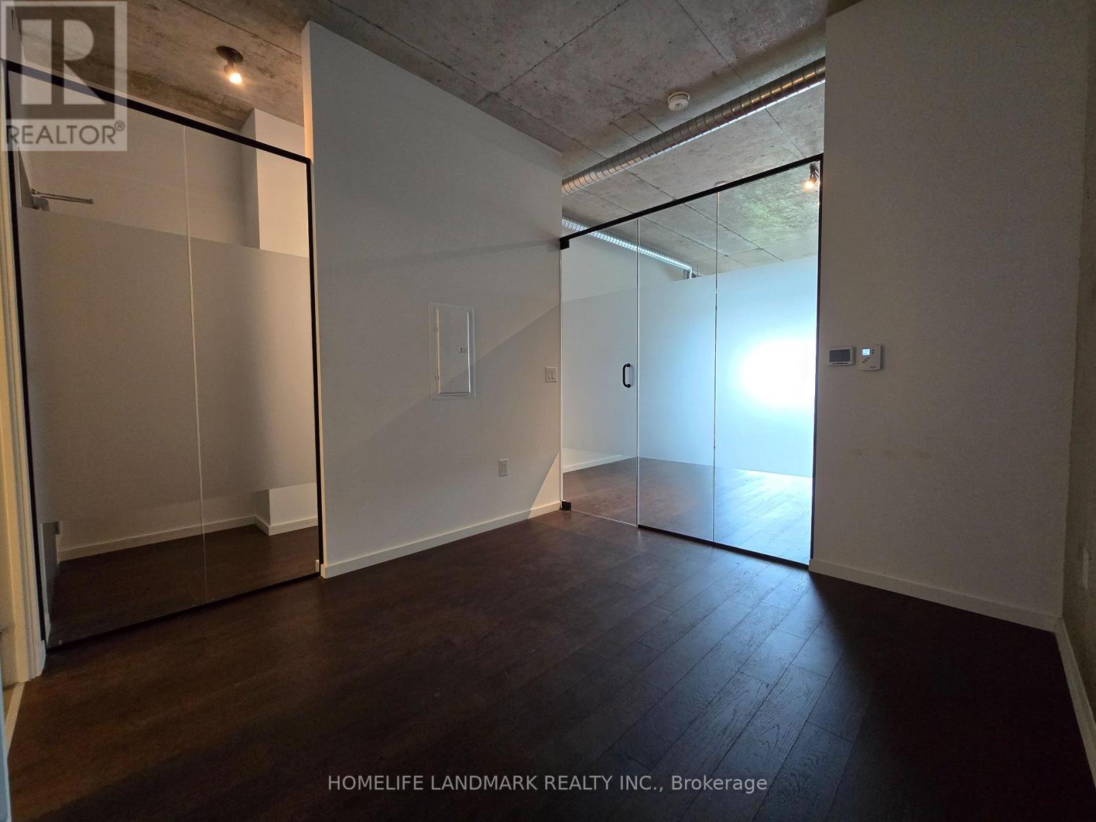 #618 - 21 Lawren Harris Square, Toronto, Ontario  M5A 0T4 - Photo 7 - C12885536