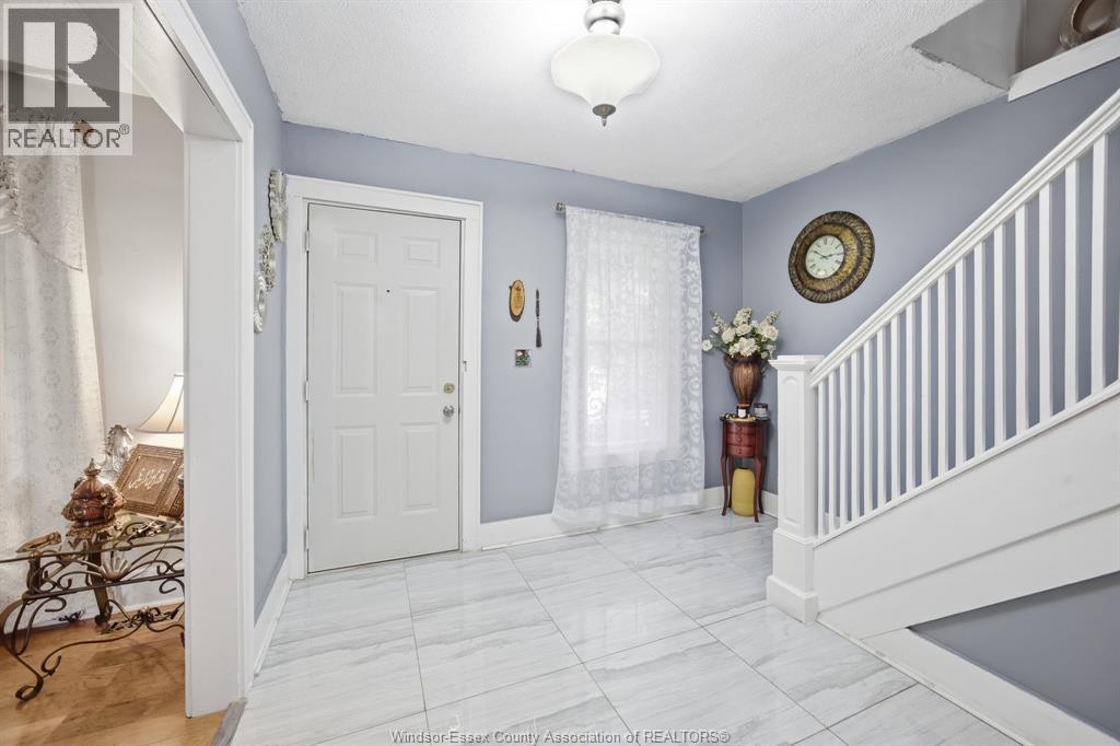 908 Oak Street, Windsor, Ontario  N9A 5G2 - Photo 5 - 26013858