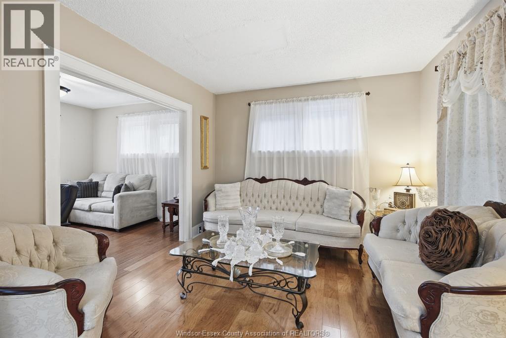 908 Oak Street, Windsor, Ontario  N9A 5G2 - Photo 7 - 26013858