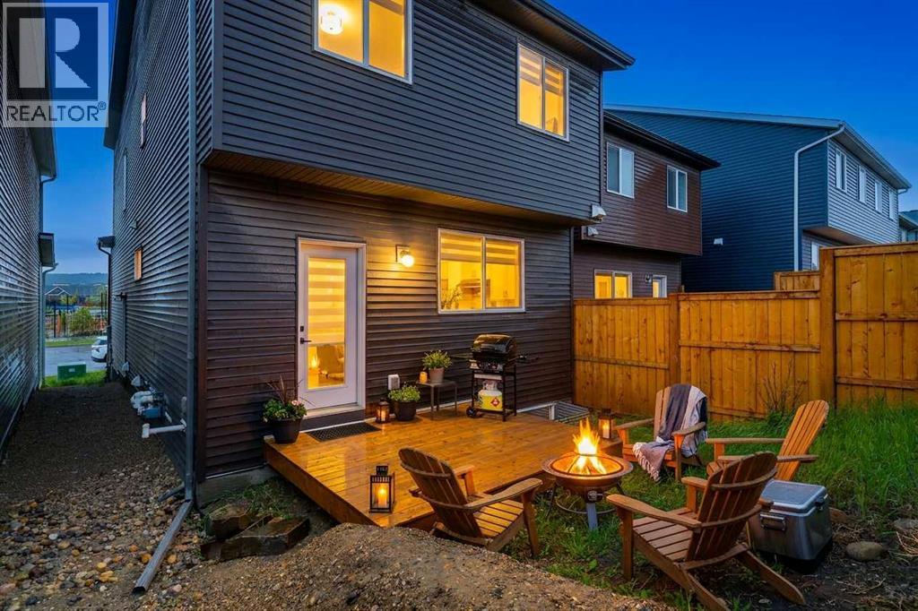 184 Rowmont Boulevard Nw, Calgary, Alberta  T3L 0H3 - Photo 2 - A2292864