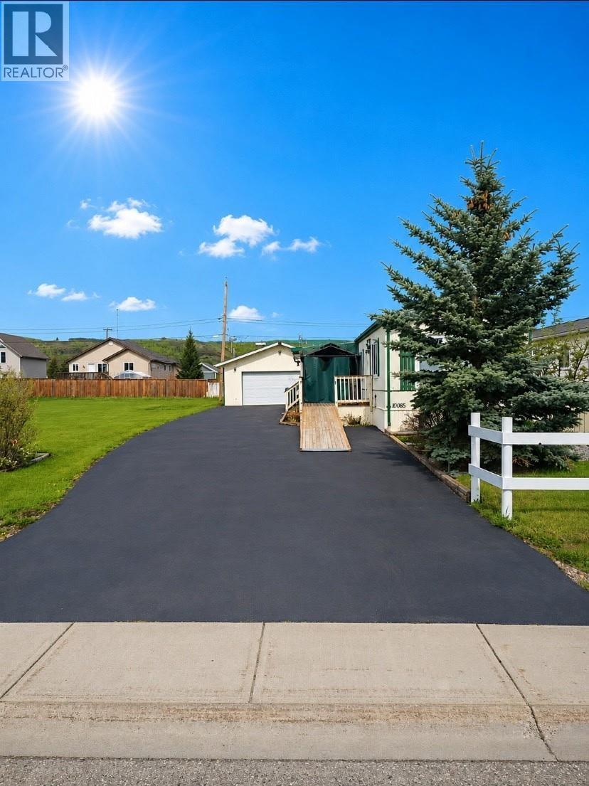 10085 98 STREET, Taylor, British Columbia