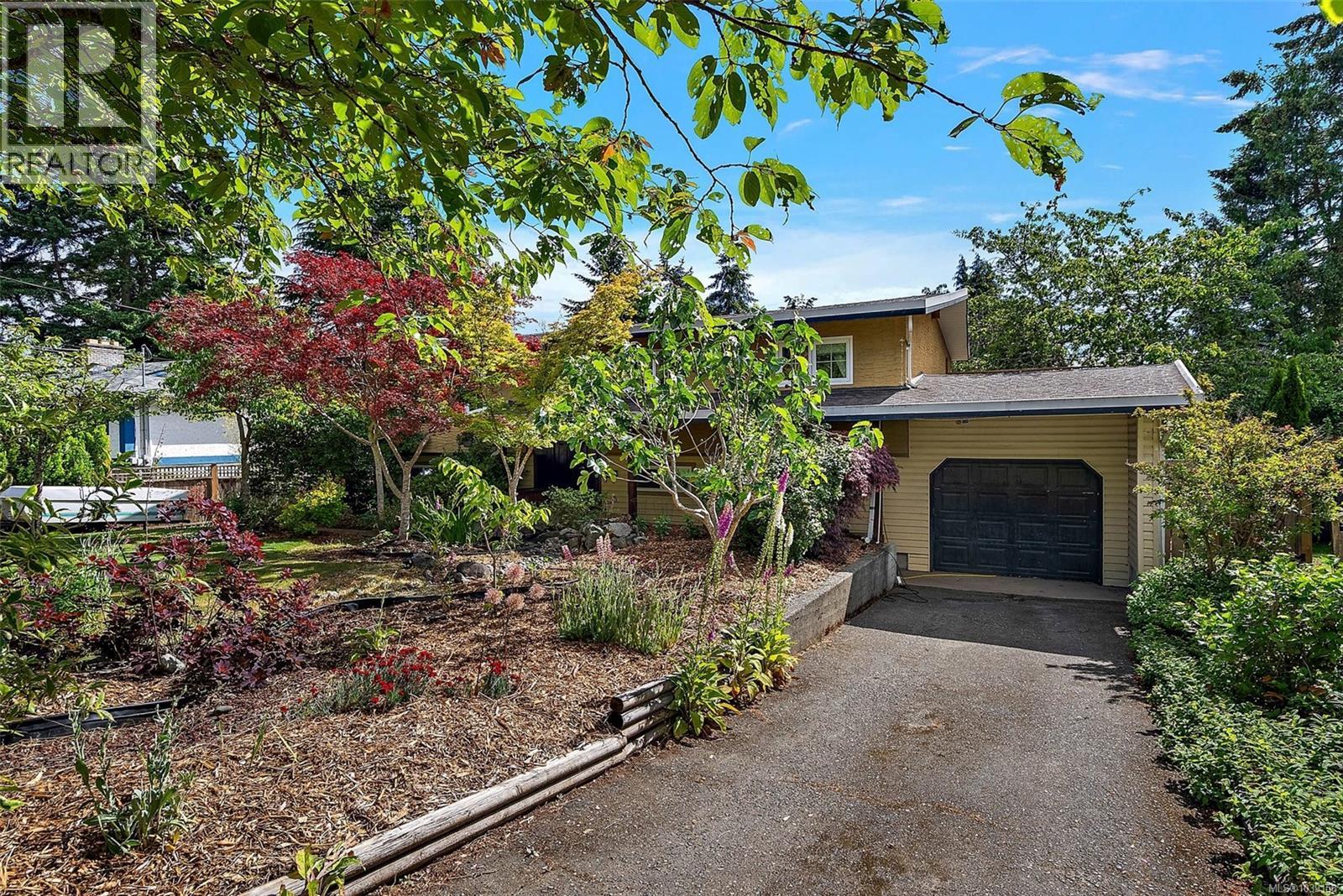 6395 Sunnyslope Dr, Central Saanich, British Columbia