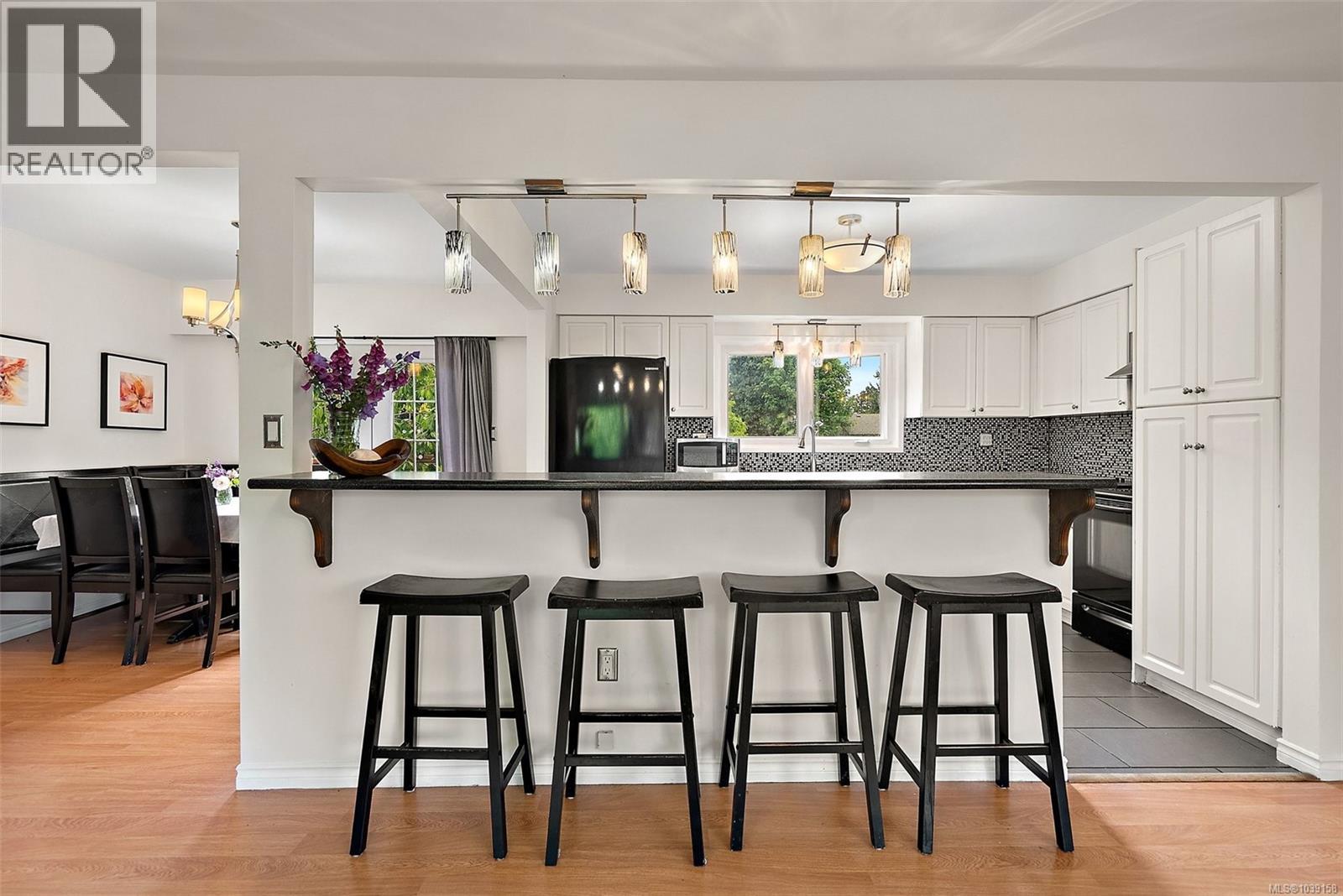 6395 Sunnyslope Dr, Central Saanich, British Columbia  V8Z 5Y4 - Photo 16 - 1039158