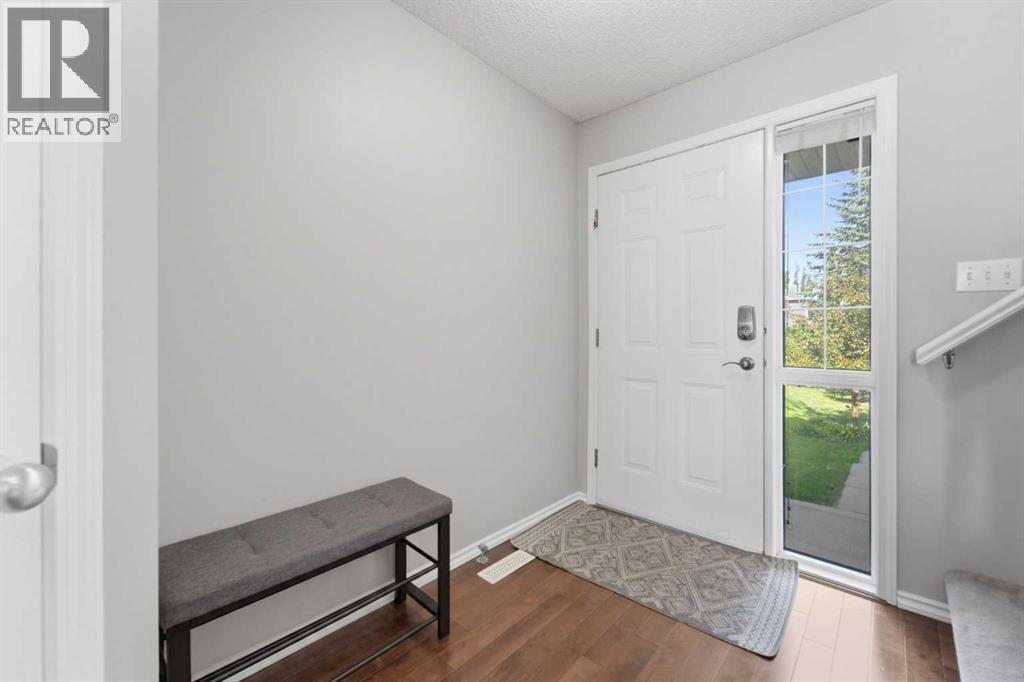235 Citadel Meadow Bay NW, Calgary, Alberta  T3G 4Z4 - Photo 6 - A2320292