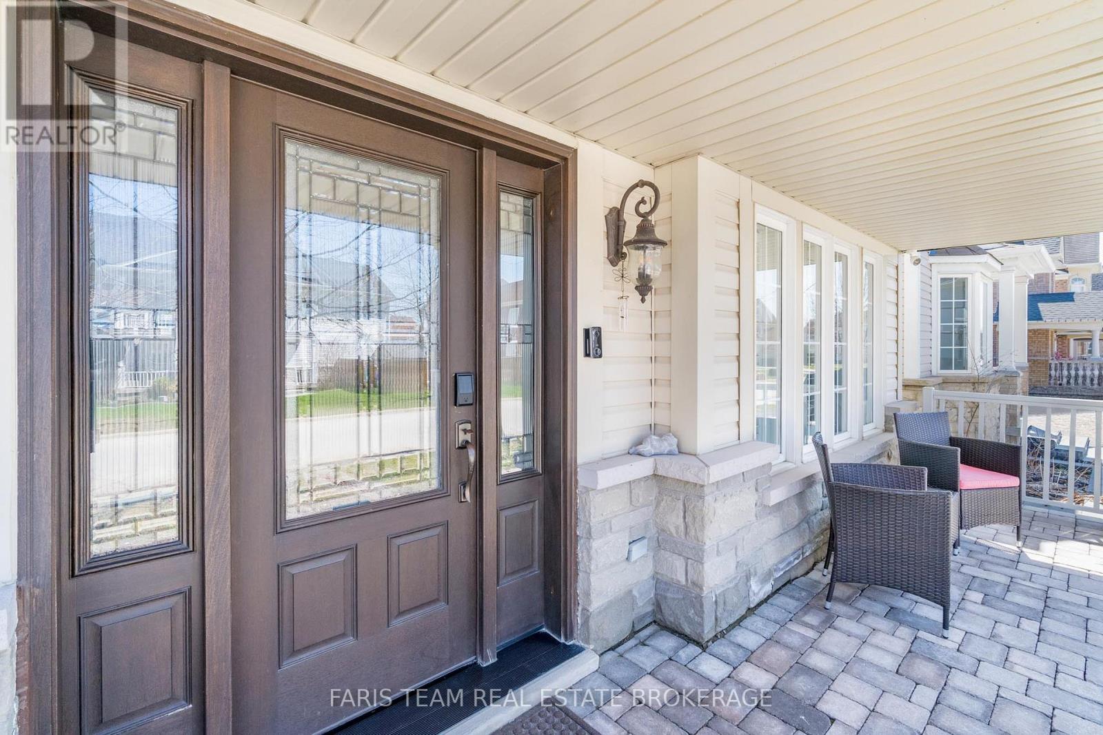 43 Maple Crown Terrace, Barrie (Innis-Shore), Ontario  L4M 7H9 - Photo 5 - S13434298