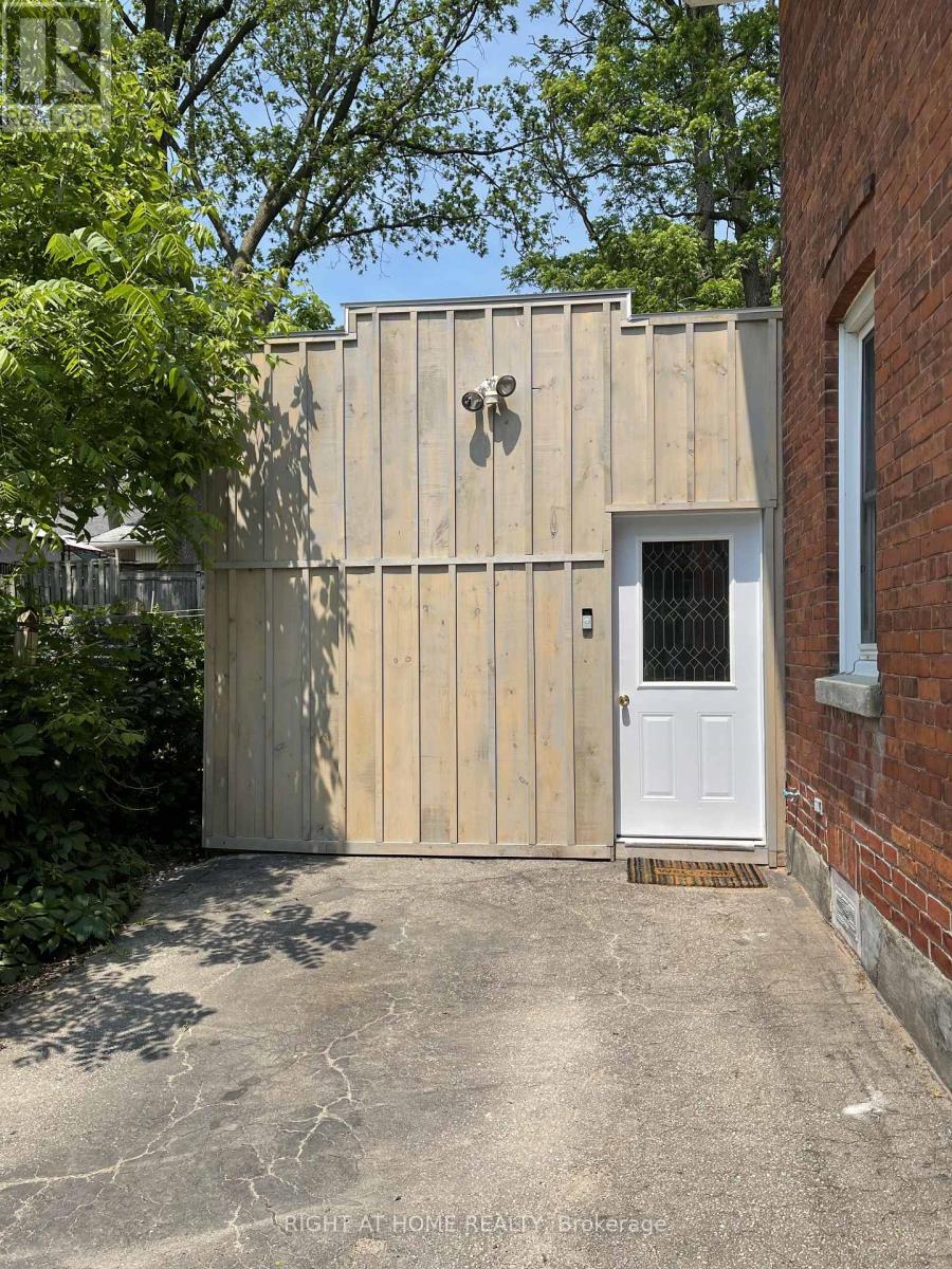30 Grove Street E, Barrie (Wellington), Ontario  L4M 2N7 - Photo 18 - S13434314