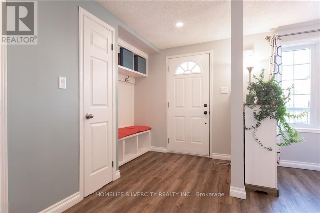 141 Athabaska Road, Barrie (Holly), Ontario L4N 8E5 - Photo 2 - S13434320