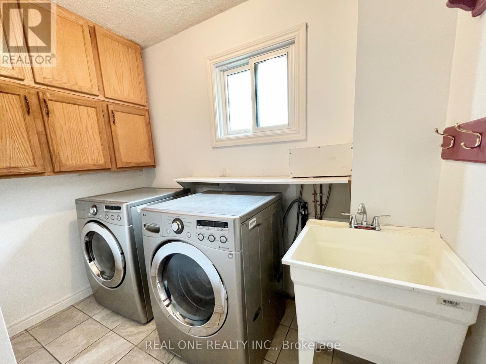 19 Blair Crescent, Barrie (Grove East), Ontario L4M 5Y7 - Photo 24 - S13434338