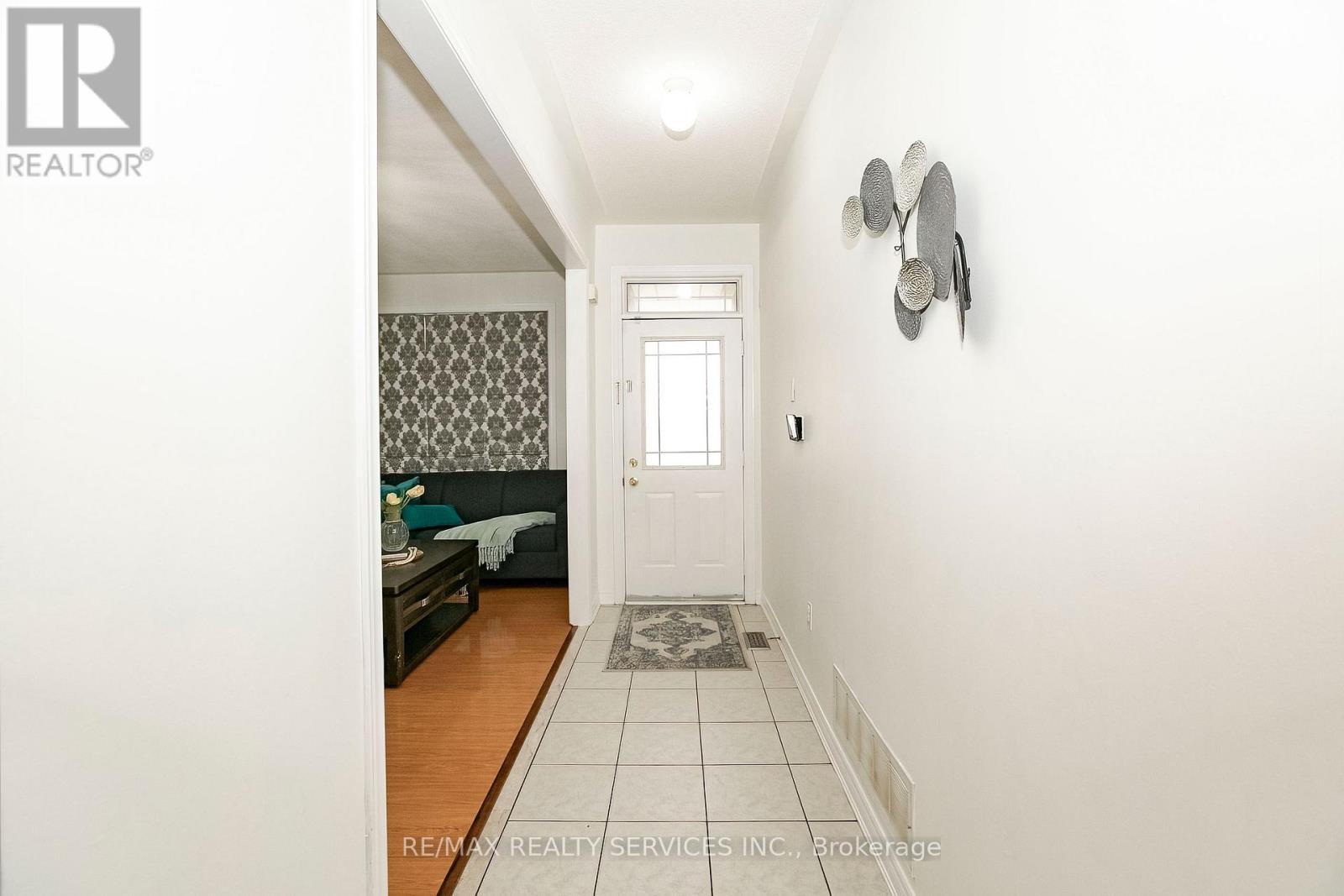 14 Eaglefield Gate, Brampton, Ontario  L7A 3S2 - Photo 5 - W13434324