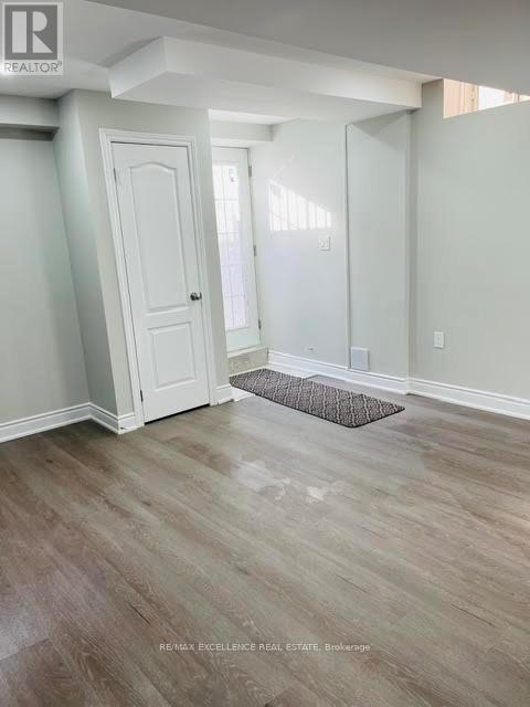 Basement Apartment - 77 Folgate Crescent