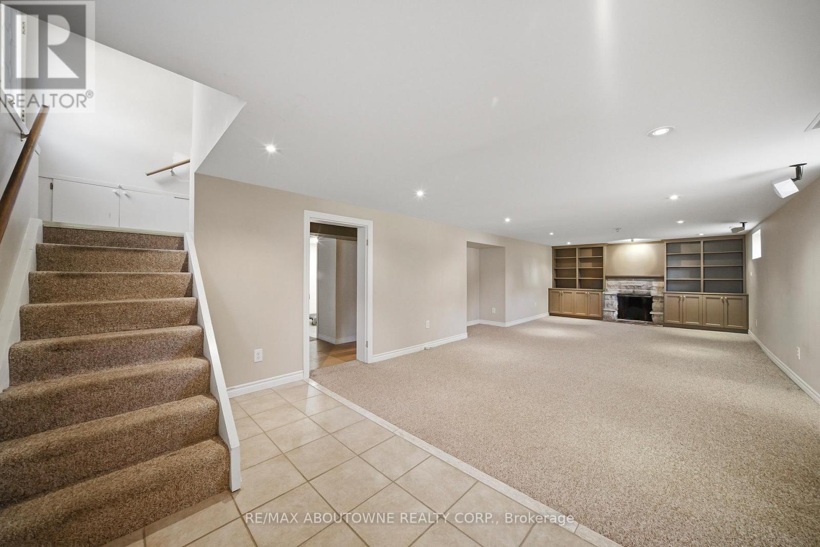 253 Maurice Drive, Oakville, Ontario  L6K 2X2 - Photo 17 - W13434380