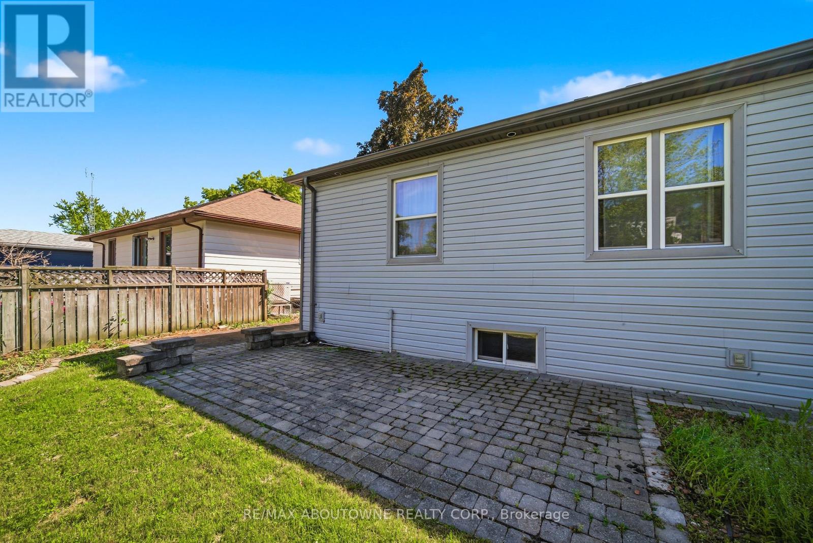 253 Maurice Drive, Oakville, Ontario  L6K 2X2 - Photo 26 - W13434380