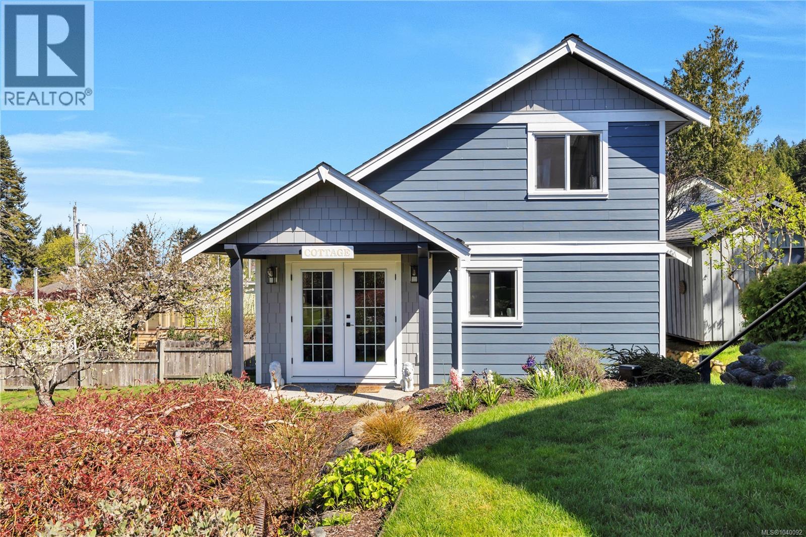 315 Crescent Rd W, Qualicum Beach, British Columbia  V9K 1J7 - Photo 2 - 1040092