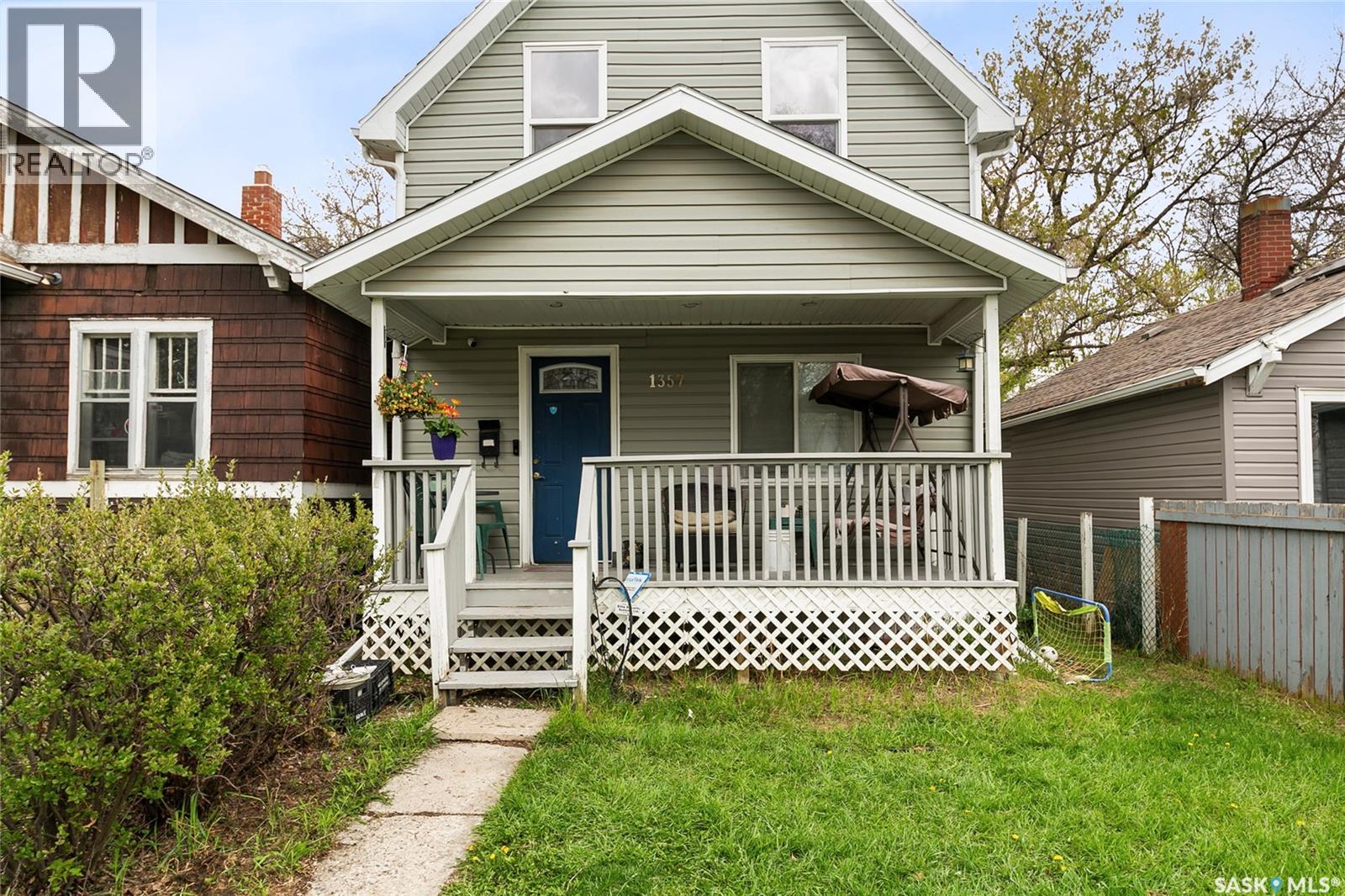 1357 Wascana Street, Regina, Saskatchewan  S4T 4J4 - Photo 2 - SK039132