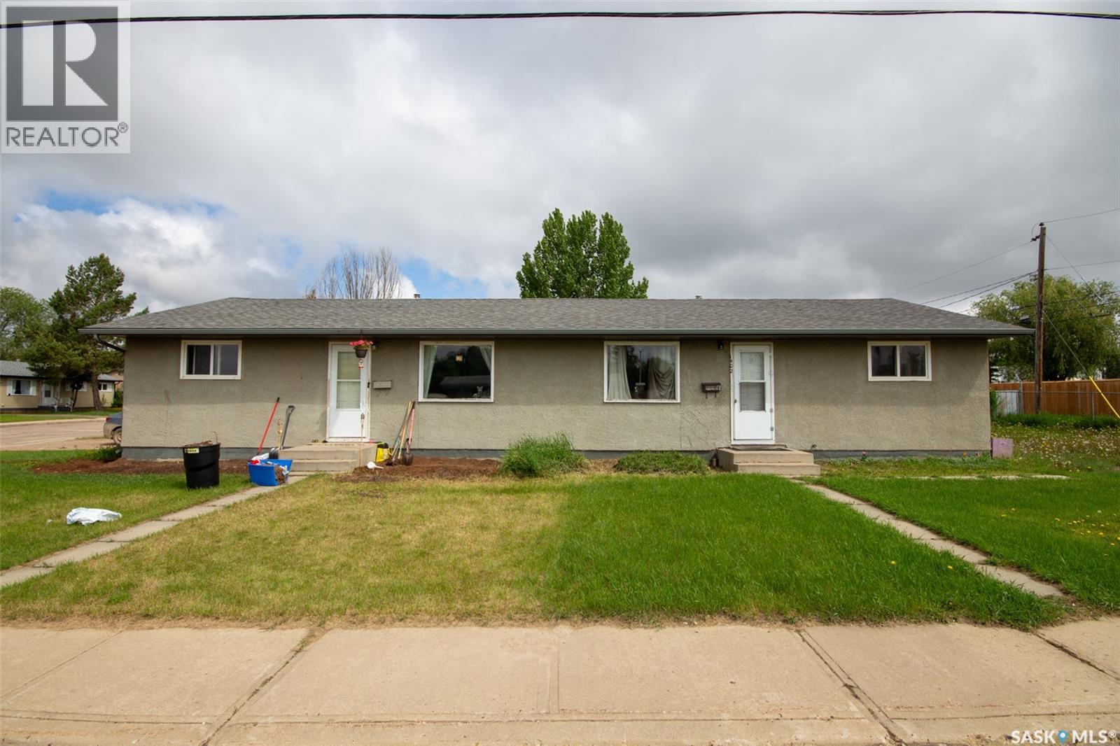 1402 112th STREET, North Battleford, Saskatchewan