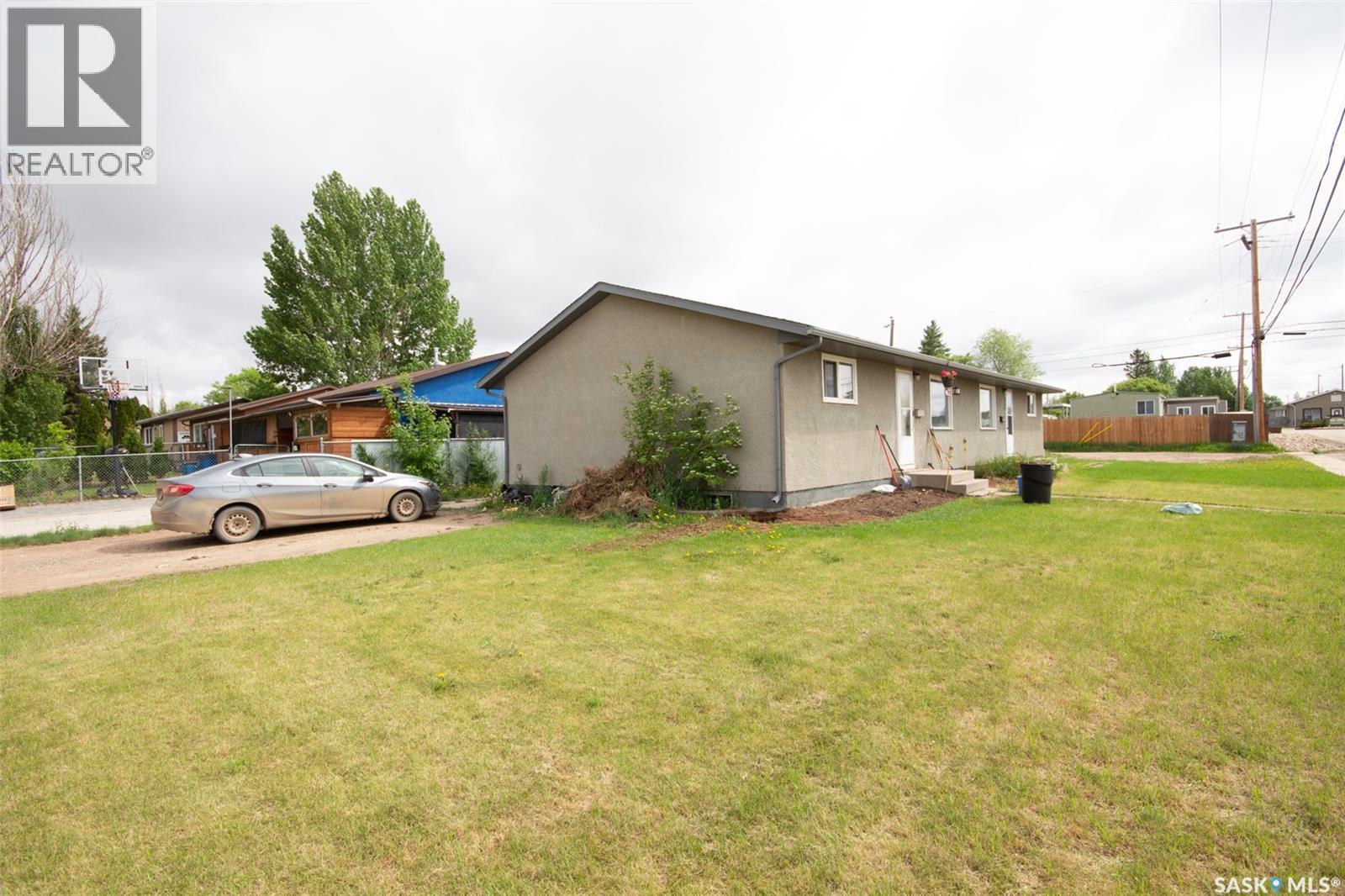1402 112th Street, North Battleford, Saskatchewan  S9A 3B2 - Photo 3 - SK038829