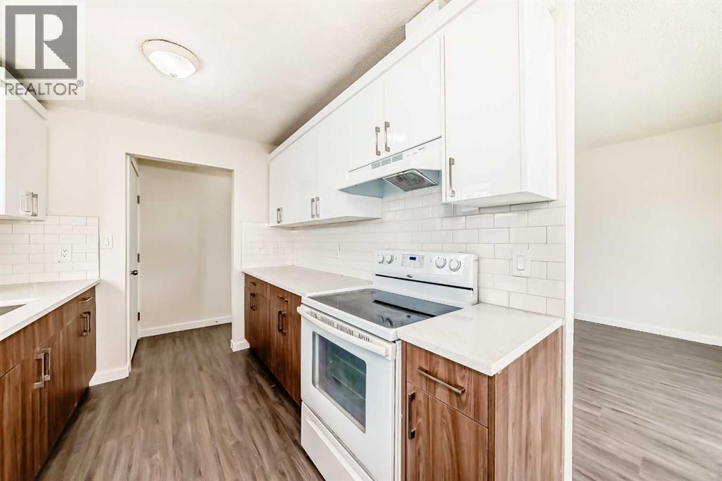 2918 Doverville Crescent Se, Calgary, Alberta  T2B 1T9 - Photo 6 - A2314739
