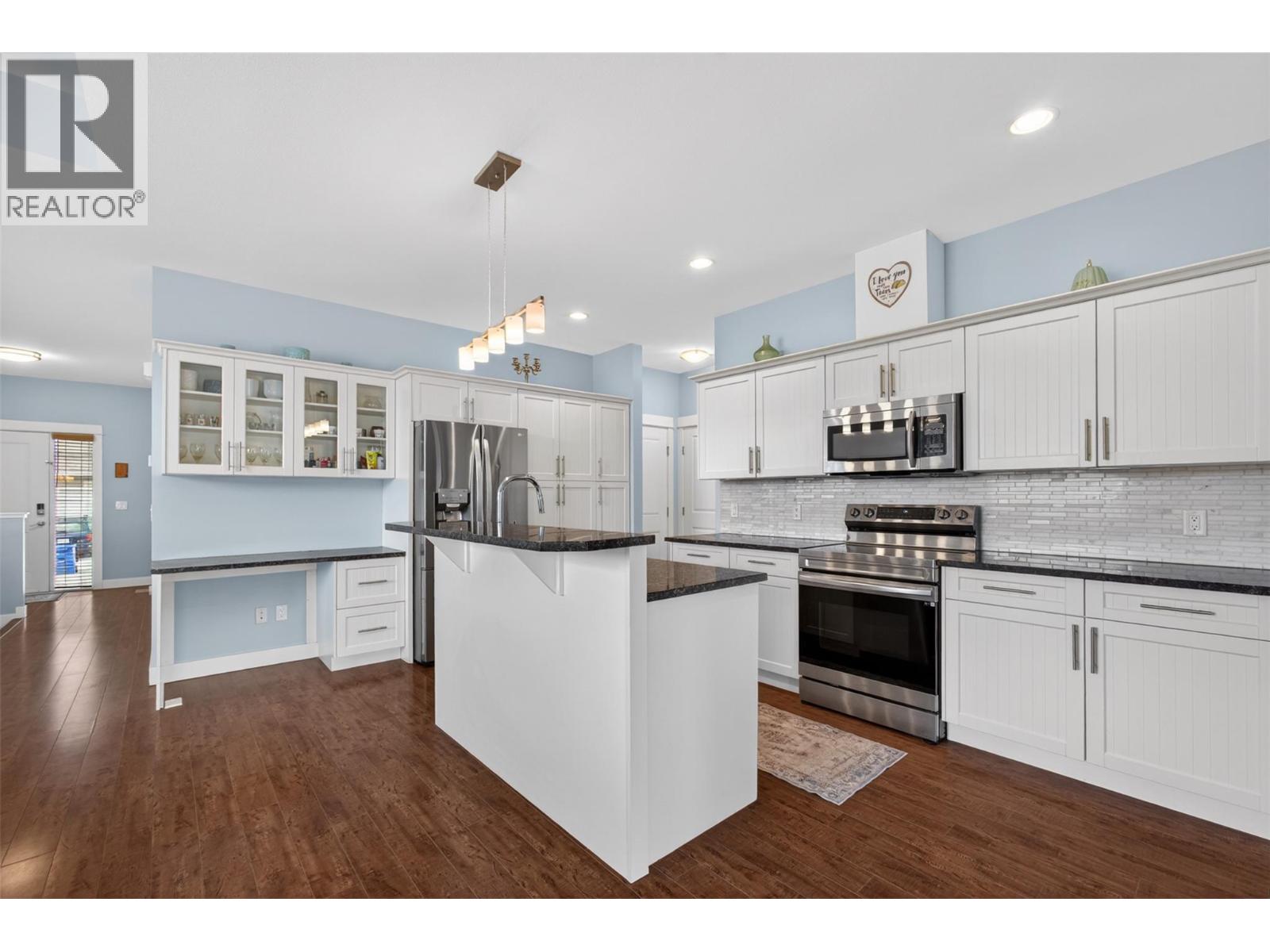 2054 Elkridge Drive, West Kelowna, British Columbia  V4T 3K1 - Photo 2 - 10389708