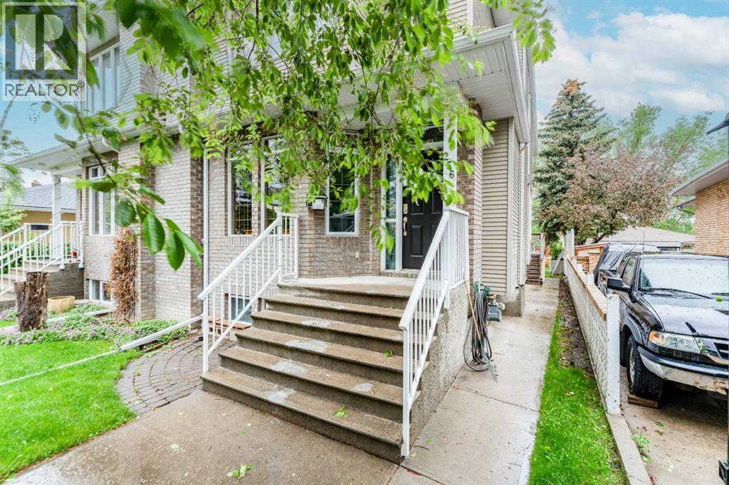 256 43 Avenue NW, Calgary, Alberta  T2K 0H6 - Photo 1 - A2318922