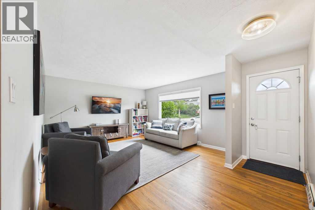 119 Ferncliff Crescent Se, Calgary, Alberta  T2H 0v5 - Photo 3 - A2319568