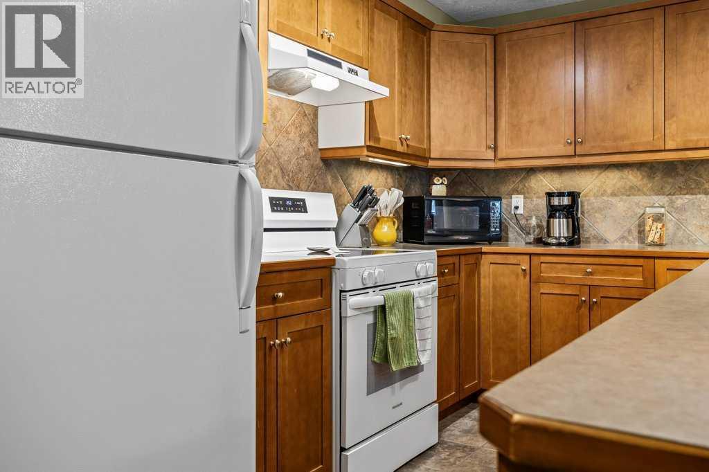 215, 150 Crossbow Place, Canmore, Alberta  T1W 3H5 - Photo 4 - A2320102