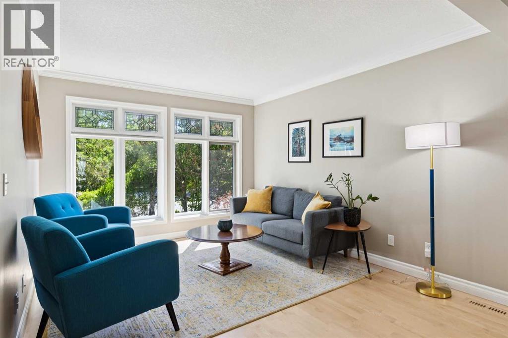 2405 26 Street Sw, Calgary, Alberta  T3E 2A6 - Photo 4 - A2320232