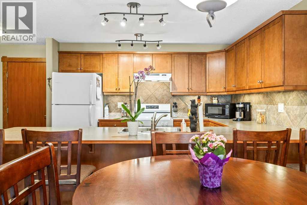215, 150 Crossbow Place, Canmore, Alberta  T1W 3H5 - Photo 5 - A2320102