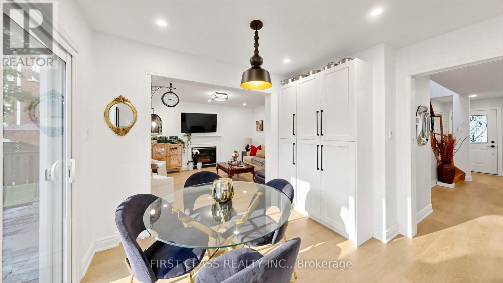 2407 East Gate Crescent, Oakville, Ontario  L6H 6L1 - Photo 15 - W13429352
