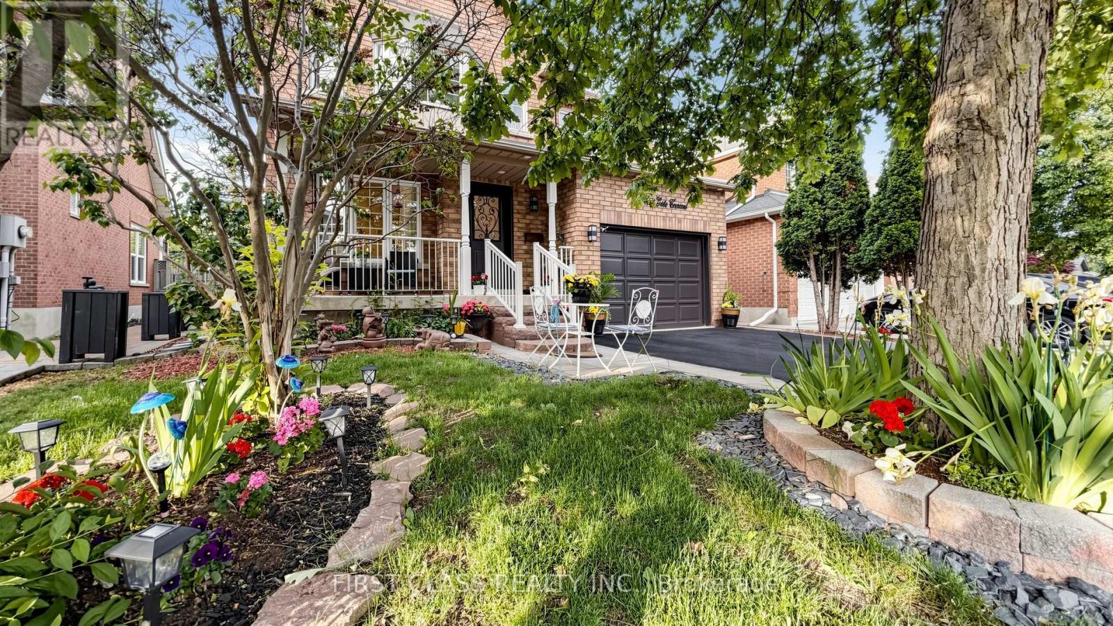 2407 East Gate Crescent, Oakville, Ontario  L6H 6L1 - Photo 3 - W13429352