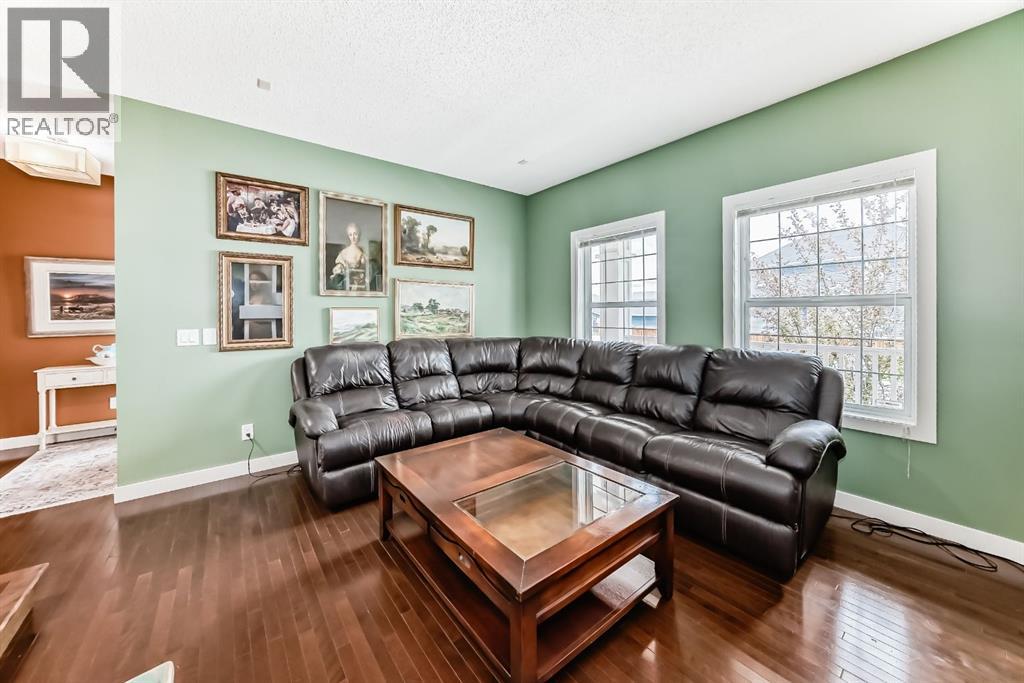 5 River Heights Green, Cochrane, Alberta  T4C 0J6 - Photo 11 - A2317418