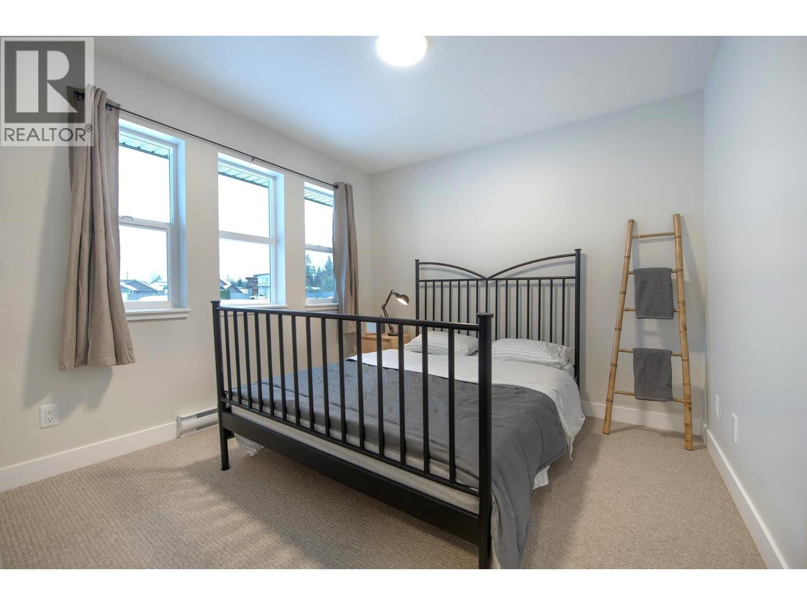 1040 Celia Crescent, Gibsons, British Columbia  V0N 1V7 - Photo 8 - R3135160