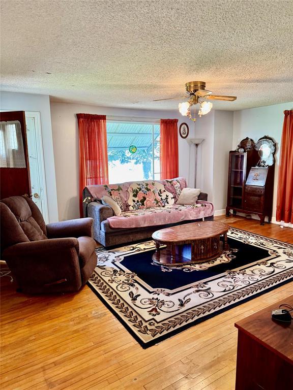 188 Sarah Avenue, Miniota, Manitoba  R0M 1M0 - Photo 3 - 202613510