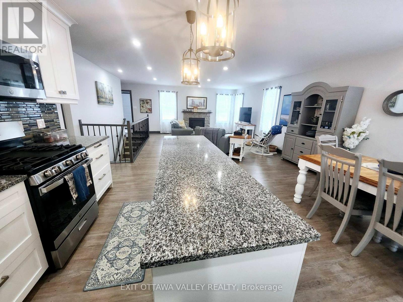 1485 Rapid Road, Whitewater Region, Ontario  K0J 2L0 - Photo 21 - X12630684