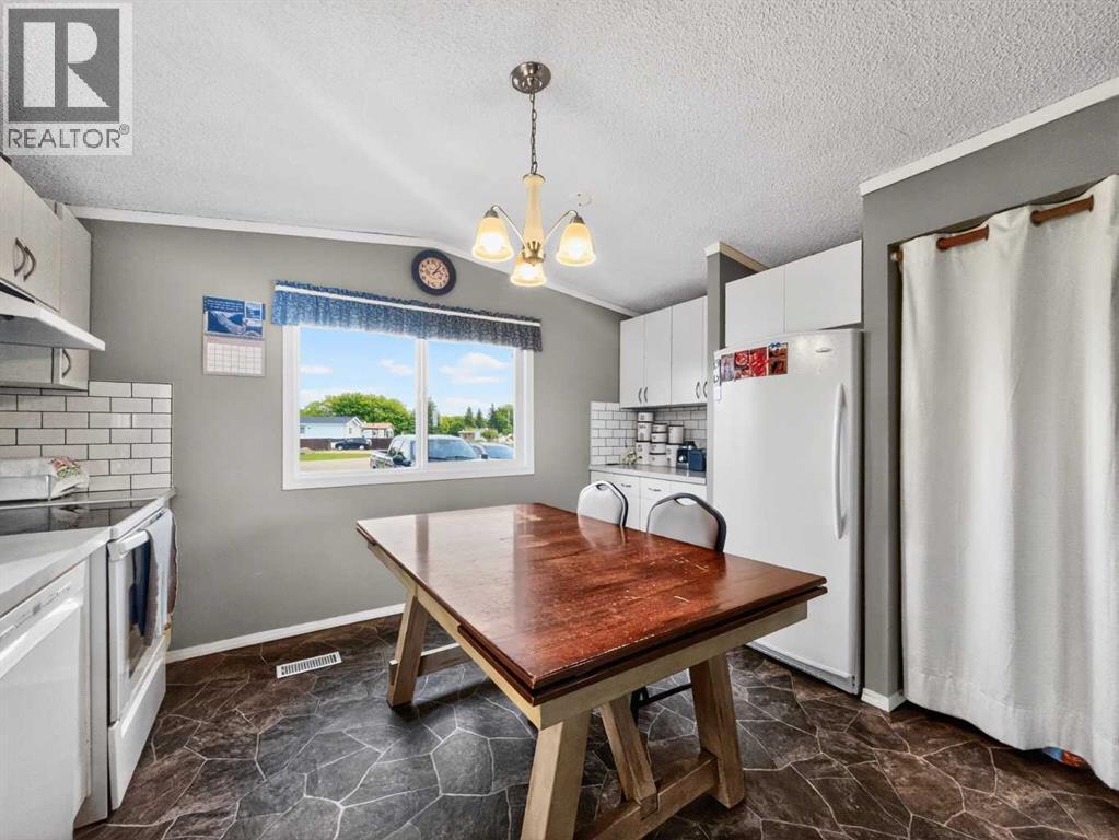 10717 102 Avenue, La Crete, Alberta  T0H 2H0 - Photo 5 - A2319589