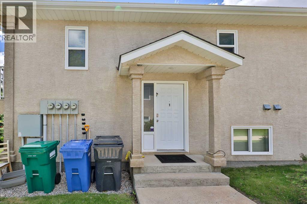 1, 43 Highlands Place W, Lethbridge, Alberta T1J 4Y3 - Photo 3 - A2314435
