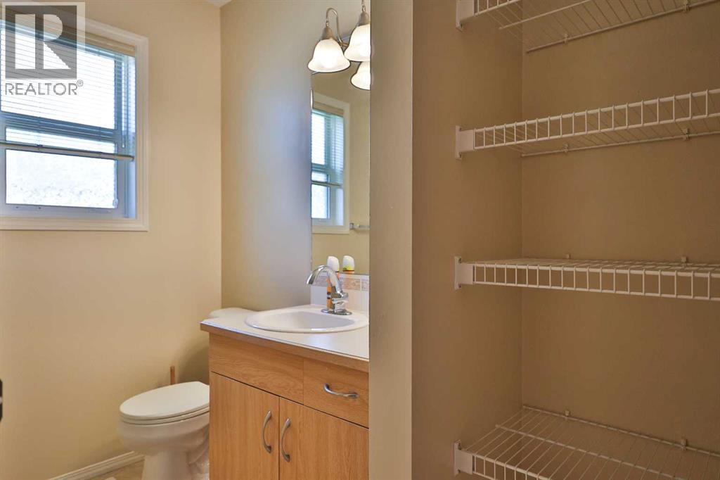 1, 43 Highlands Place W, Lethbridge, Alberta T1J 4Y3 - Photo 20 - A2314435