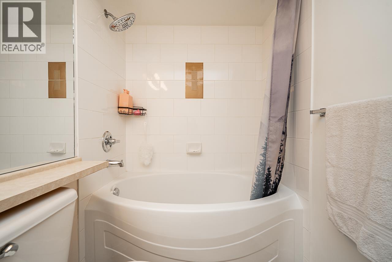 217 801 Klahanie Drive, Port Moody, British Columbia  V3H 5K4 - Photo 14 - R3104359