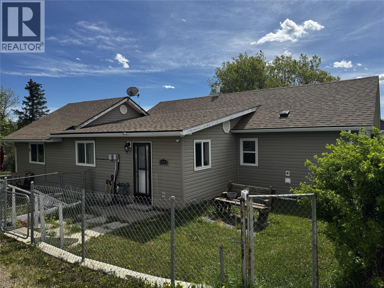 4900 50 Avenue, Pouce Coupe, British Columbia