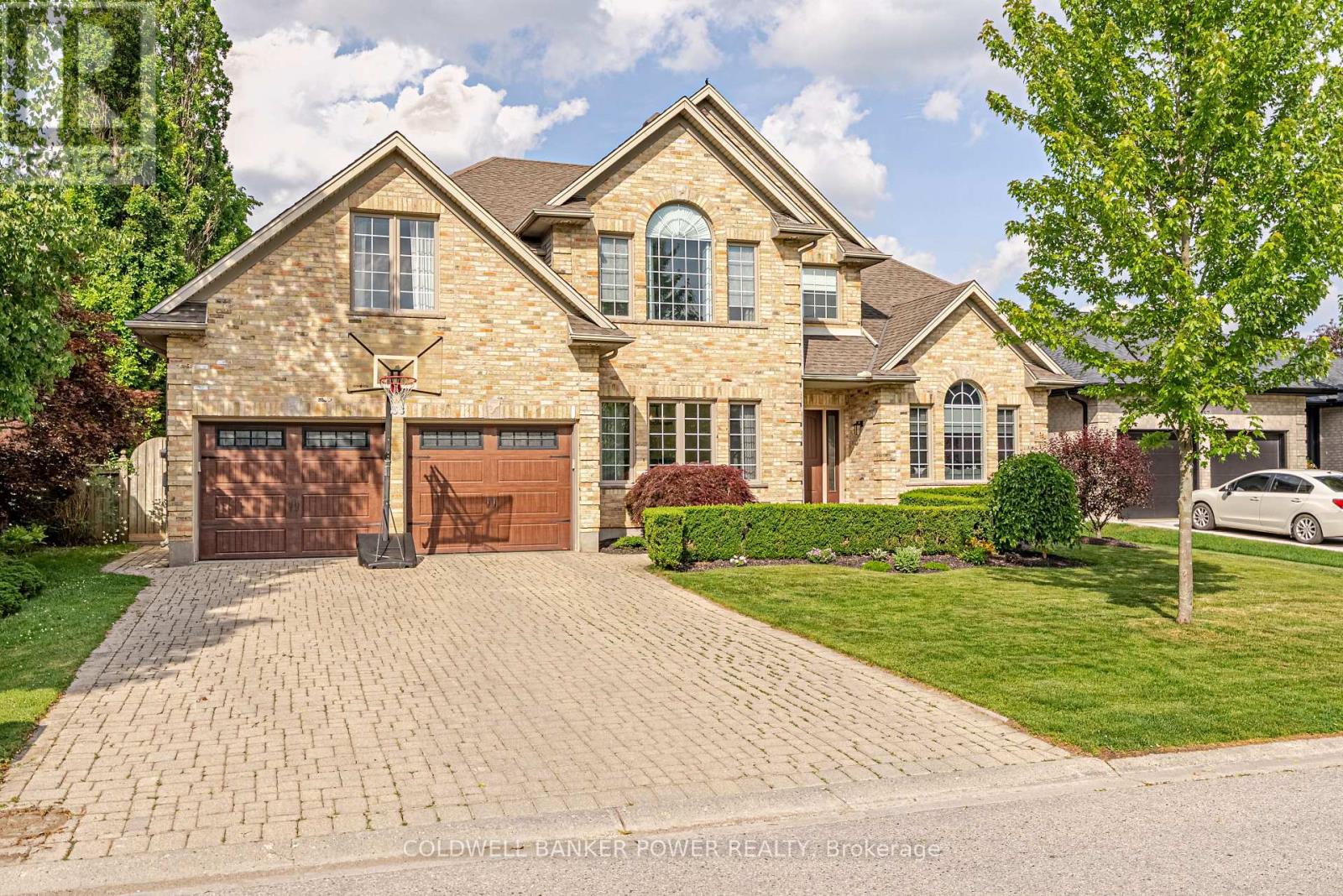 153 GREEN HEDGE COURT, London North, Ontario