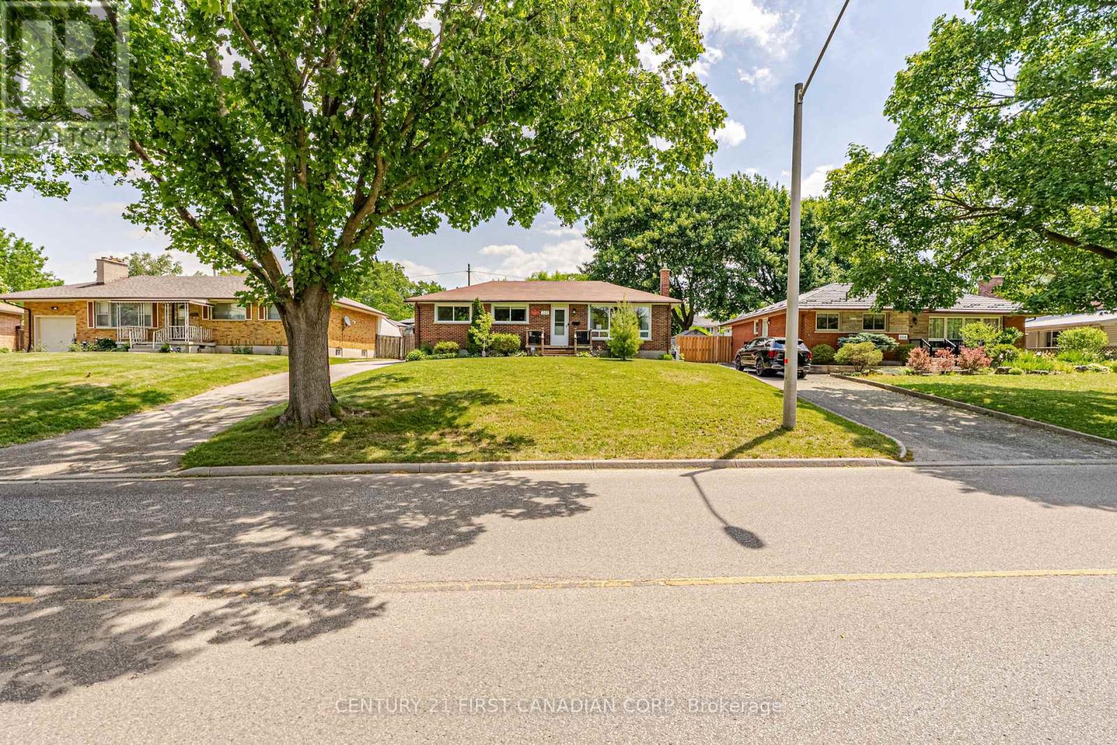 212 King Edward Avenue, London South, Ontario N5Z 3T7 - Photo 2 - X13434694