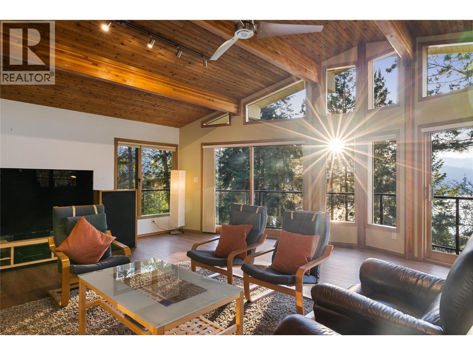 1279 Camp Road, Lake Country, British Columbia  V4V 1J9 - Photo 7 - 10390736