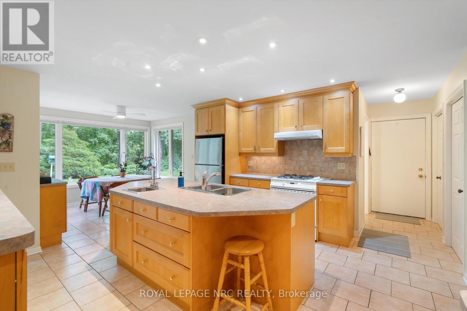 7 Parkhill Road, Pelham, Ontario  L3E 0J3 - Photo 7 - X13434784