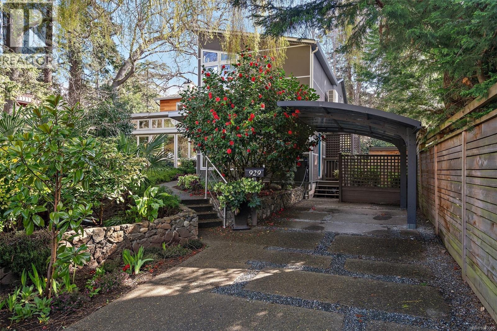 929 Redfern St, Victoria, British Columbia  V8S 4E7 - Photo 17 - 1040065
